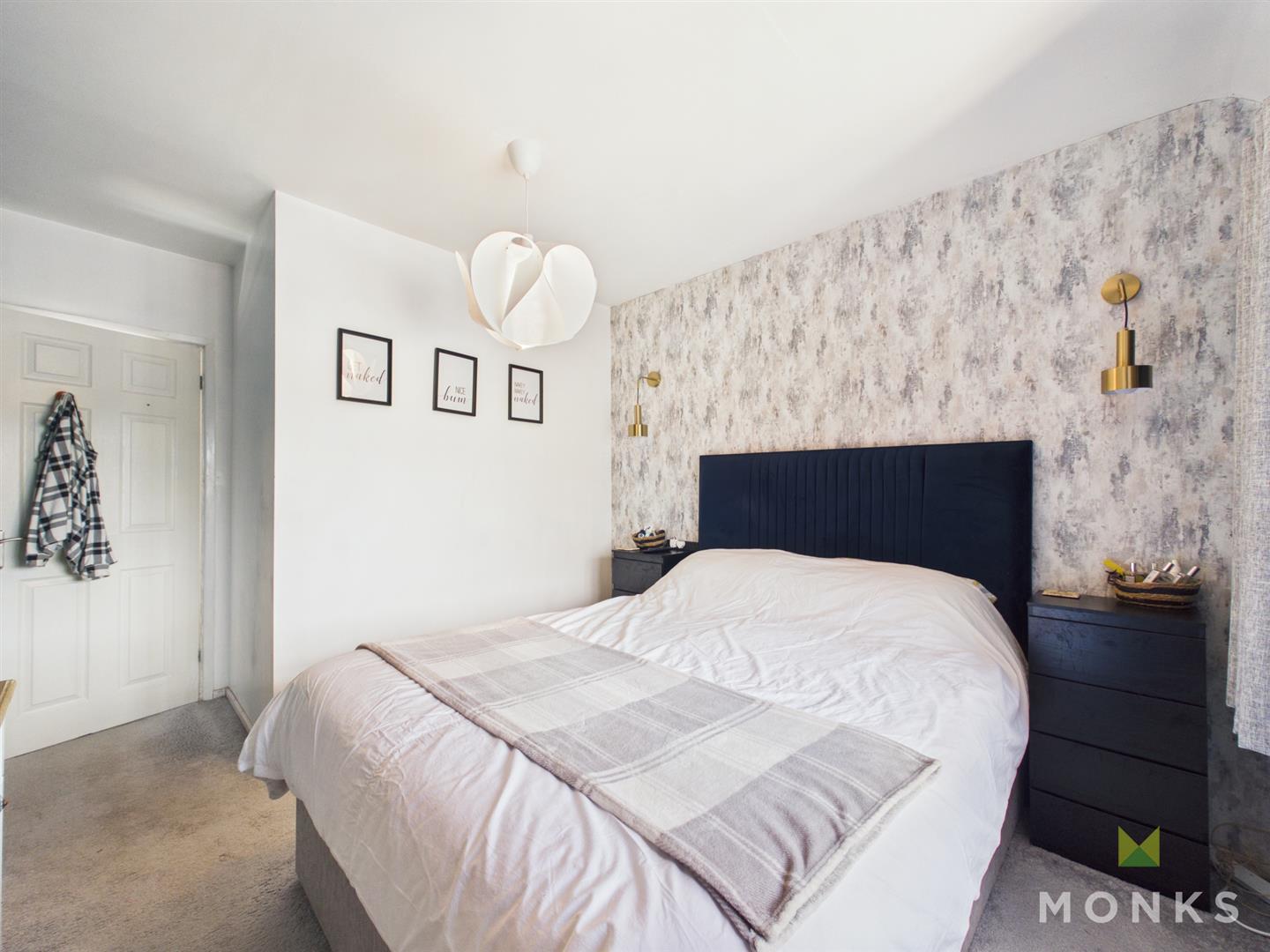 17 Callow Crescent, Shropshire, SY5 0BZ For Sale